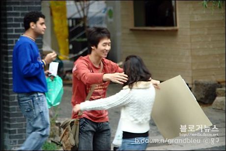 download.blog?fhandle=MDNOUWVAZnM3LmJsb2cuZGF1bS5uZXQ6L0lNQUdFLzEvMTQ0LmpwZy50aHVtYg==&filename=144.jpg